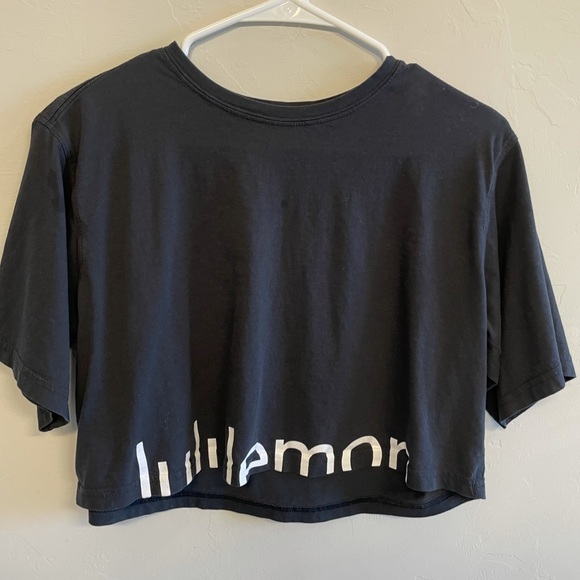 ❤️Lululemon rare top - Picture 2 of 2